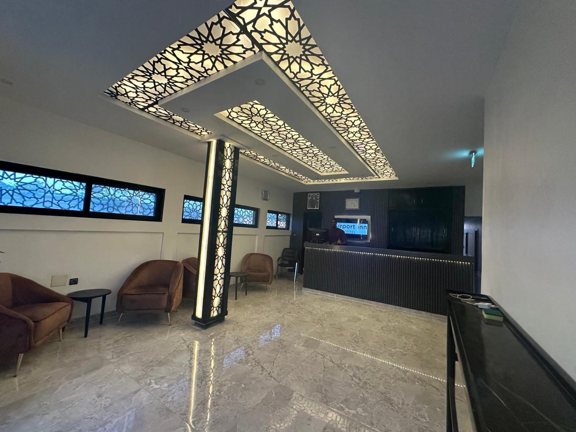 Airport Inn Hotel 로메 외부 사진