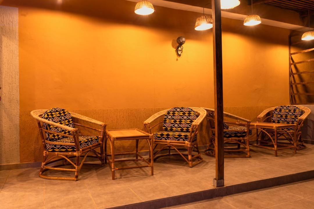 Airport Inn Hotel 로메 외부 사진